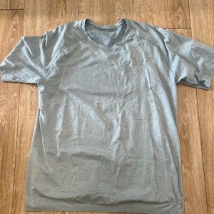 Lulu workout shirt XL